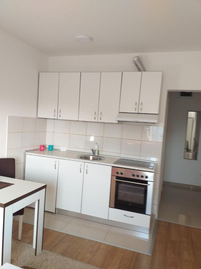 Stan Na Dan Loznica Exterior foto